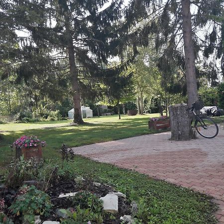 Val Des Bois Acomodação com café da manhã Warmeriville Exterior foto