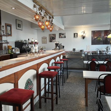 Val Des Bois Acomodação com café da manhã Warmeriville Exterior foto