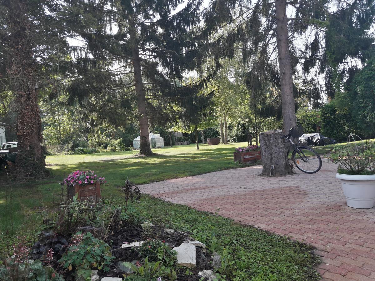 Val Des Bois Acomodação com café da manhã Warmeriville Exterior foto